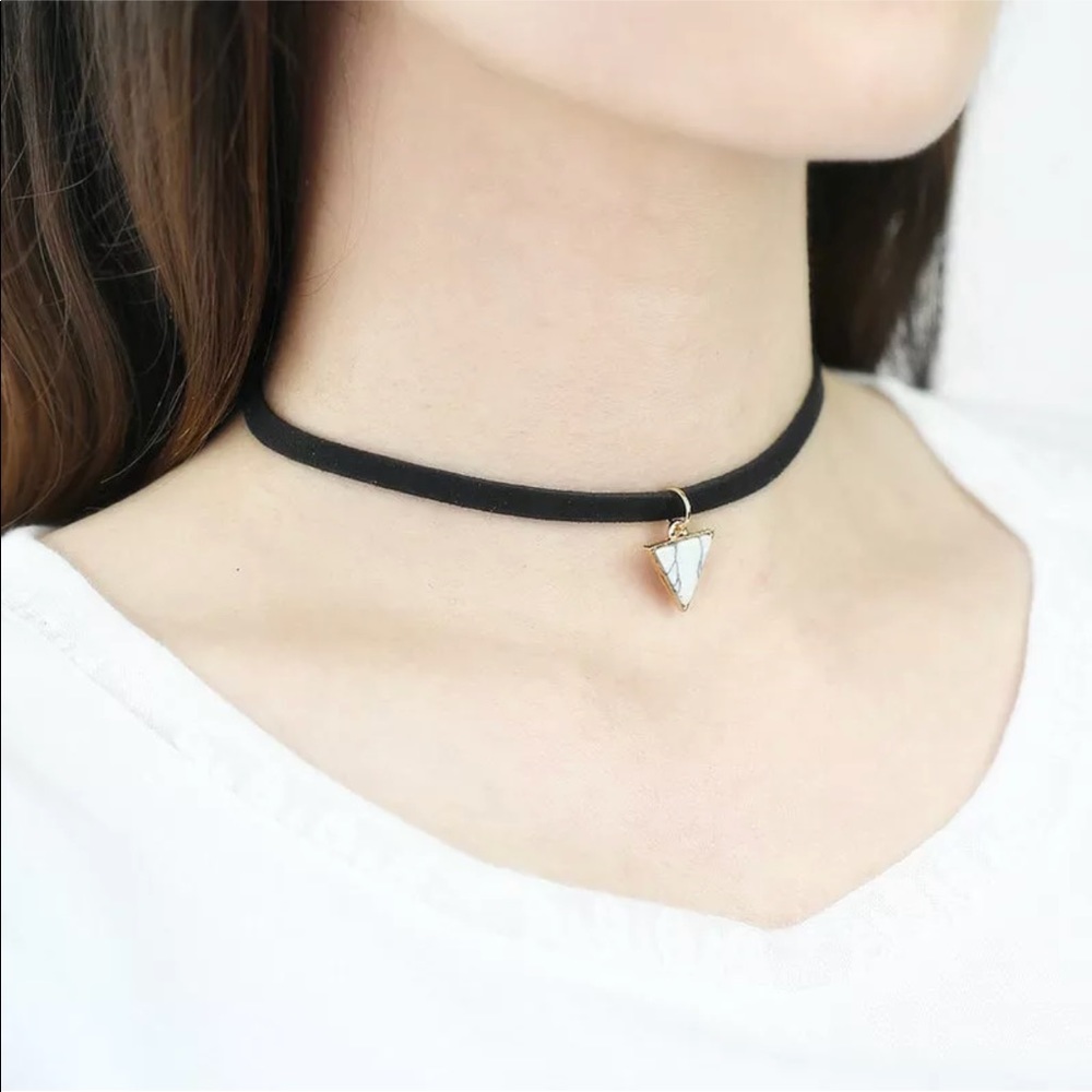 ✨White Marble Triangle Pendant Choker✨